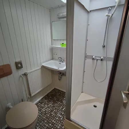 In Guest - Single With Shared Bathroom And Kitchen In Πανσιόν