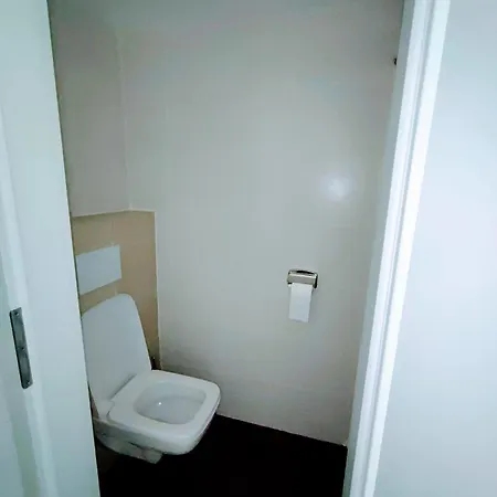 Πανσιόν In Guest - Single With Shared Bathroom And Kitchen In *