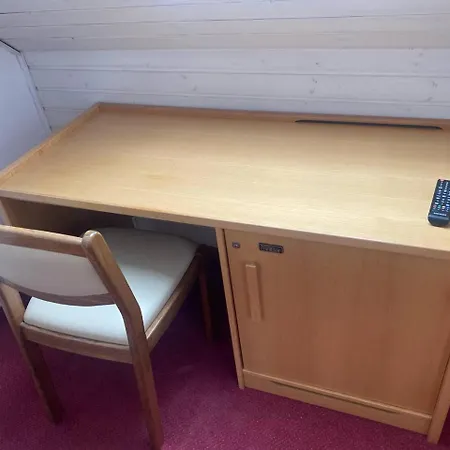 In Guest - Single With Shared Bathroom And Kitchen In Πανσιόν